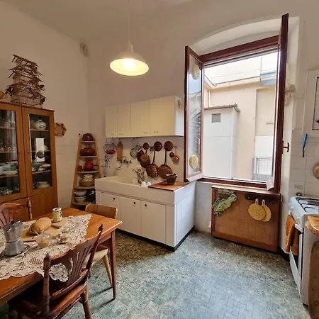 La Casa Di Ella Apartment